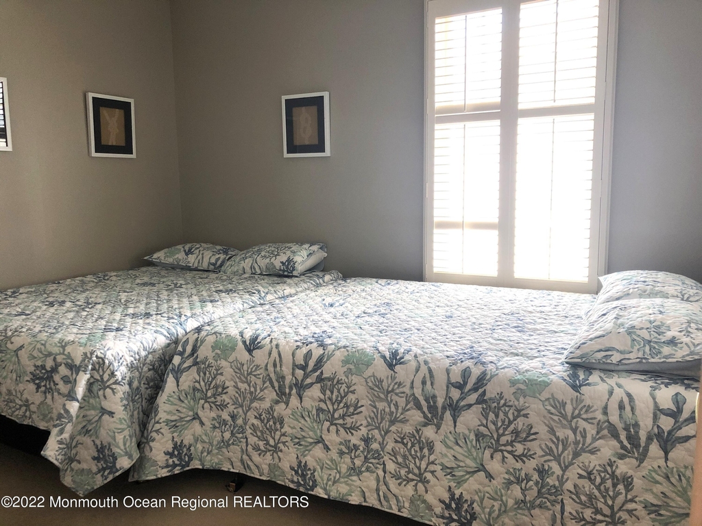 239 Beachfront - Photo 9