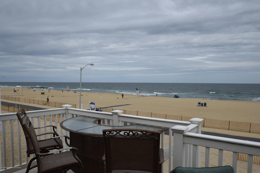 239 Beachfront - Photo 2