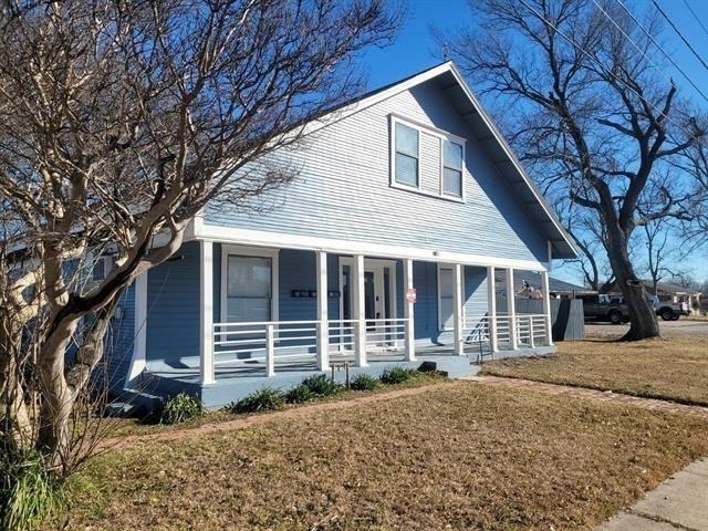 1103 E Moore Avenue - Photo 0