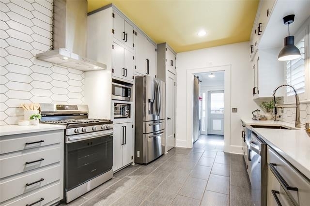 723 Skillman Street - Photo 8