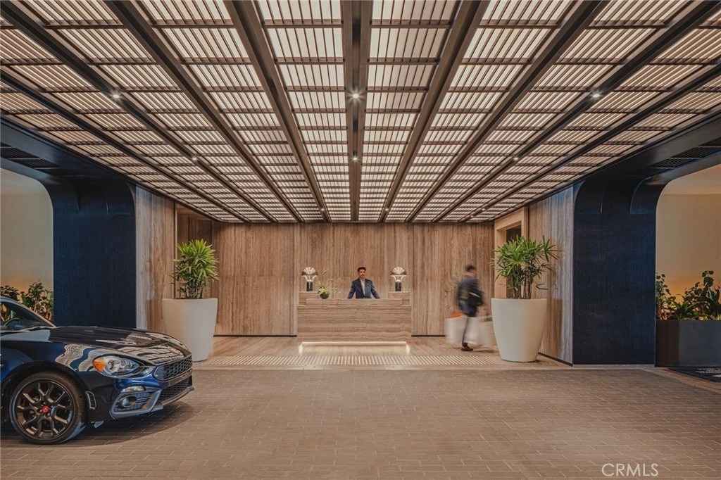 9200 Wilshire - Photo 1
