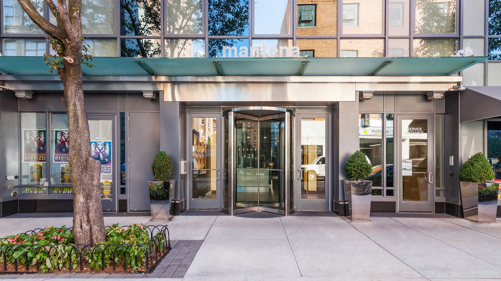 431 W 37th Street - Photo 0