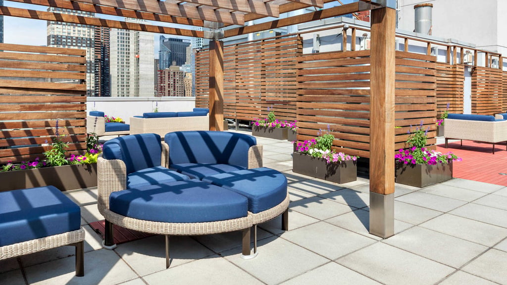 431 W 37th Street - Photo 18