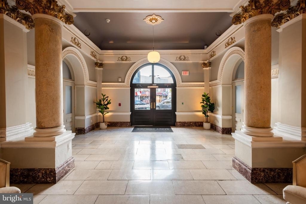 699 N Broad Street - Photo 3