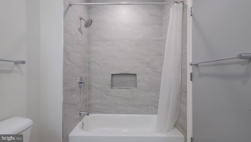 4419 Ludlow Street - Photo 3