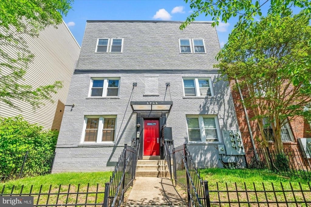 1241 18th Street Ne - Photo 0