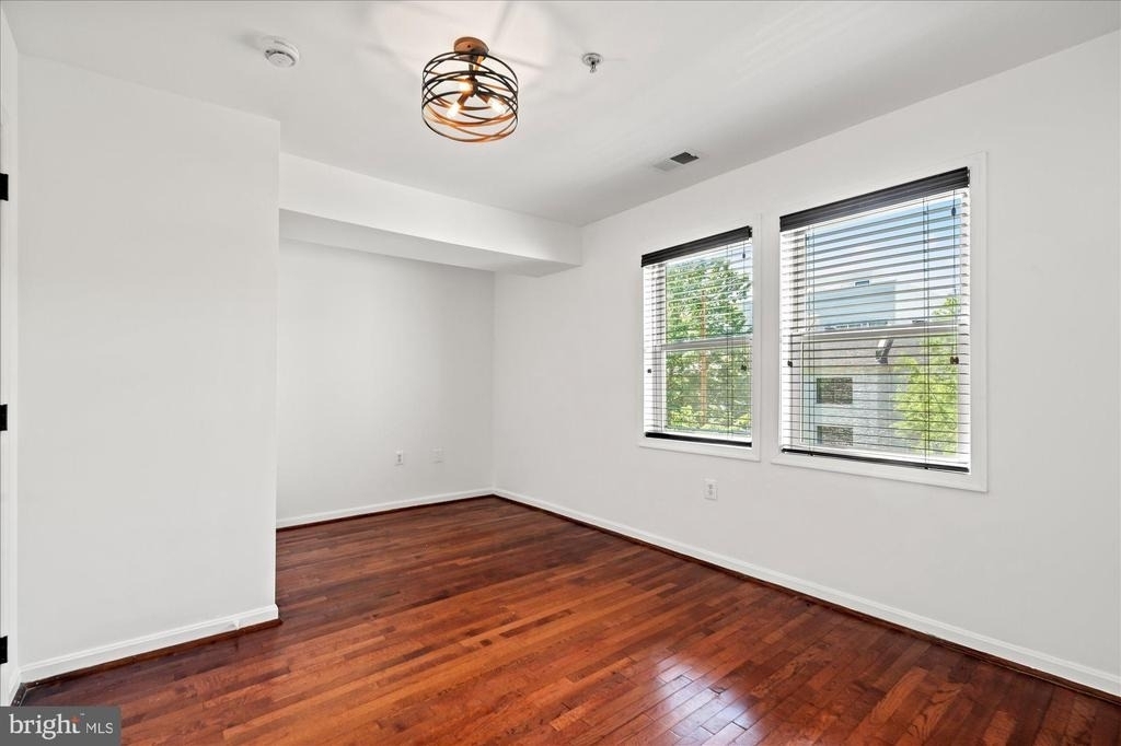 1241 18th Street Ne - Photo 9