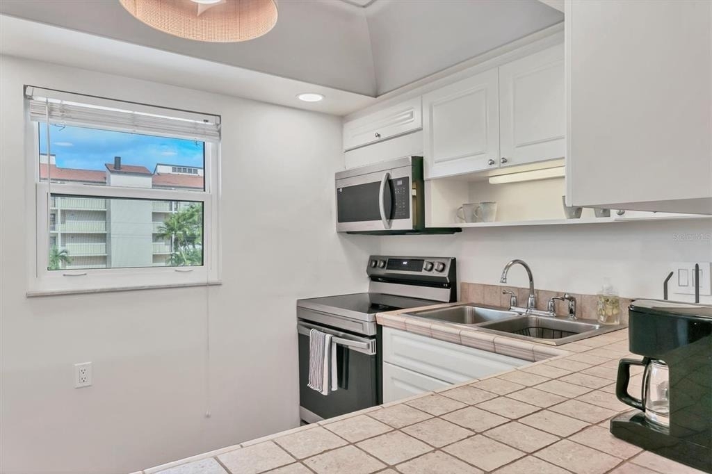 1250 N Portofino Drive - Photo 9