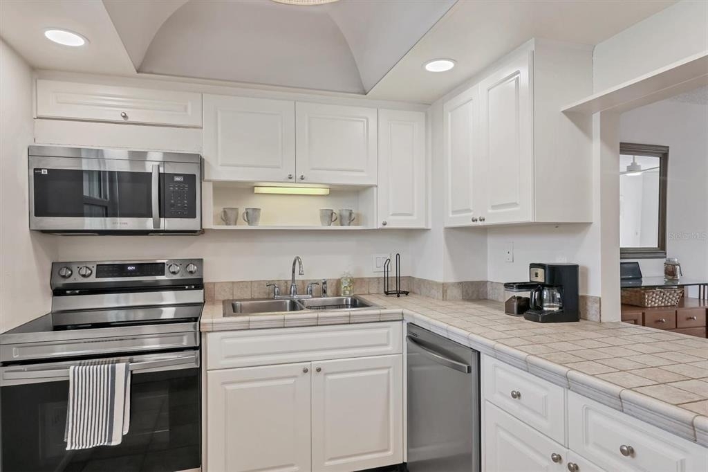 1250 N Portofino Drive - Photo 8
