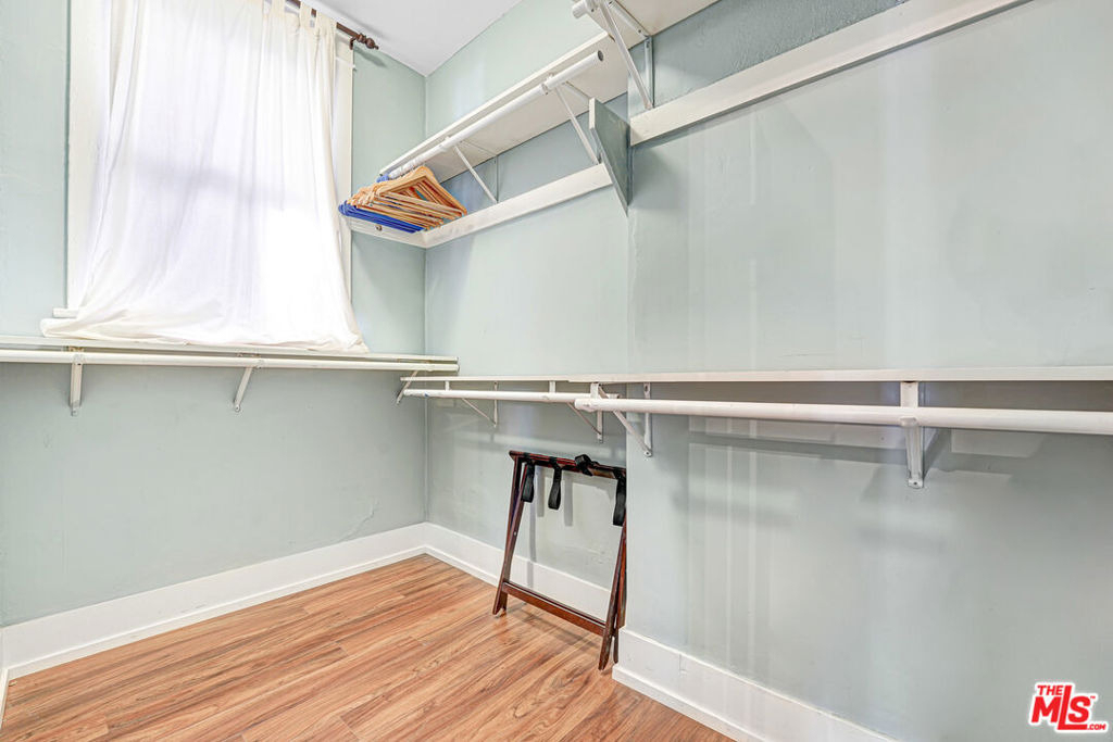 619 N Plymouth - Photo 14