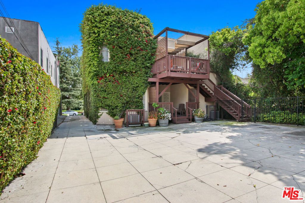 619 N Plymouth - Photo 16