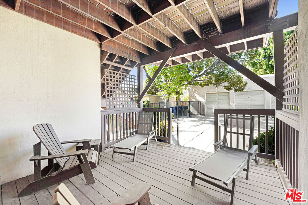 619 N Plymouth - Photo 15