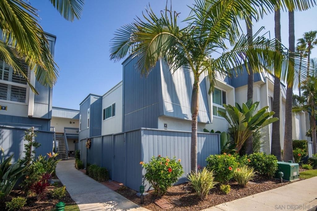 8 Antigua Ct - Photo 1