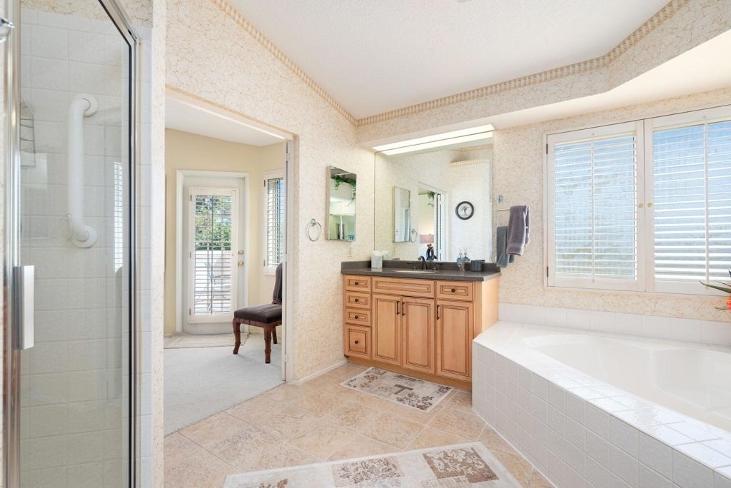 260 Vista Royale Circle E - Photo 25