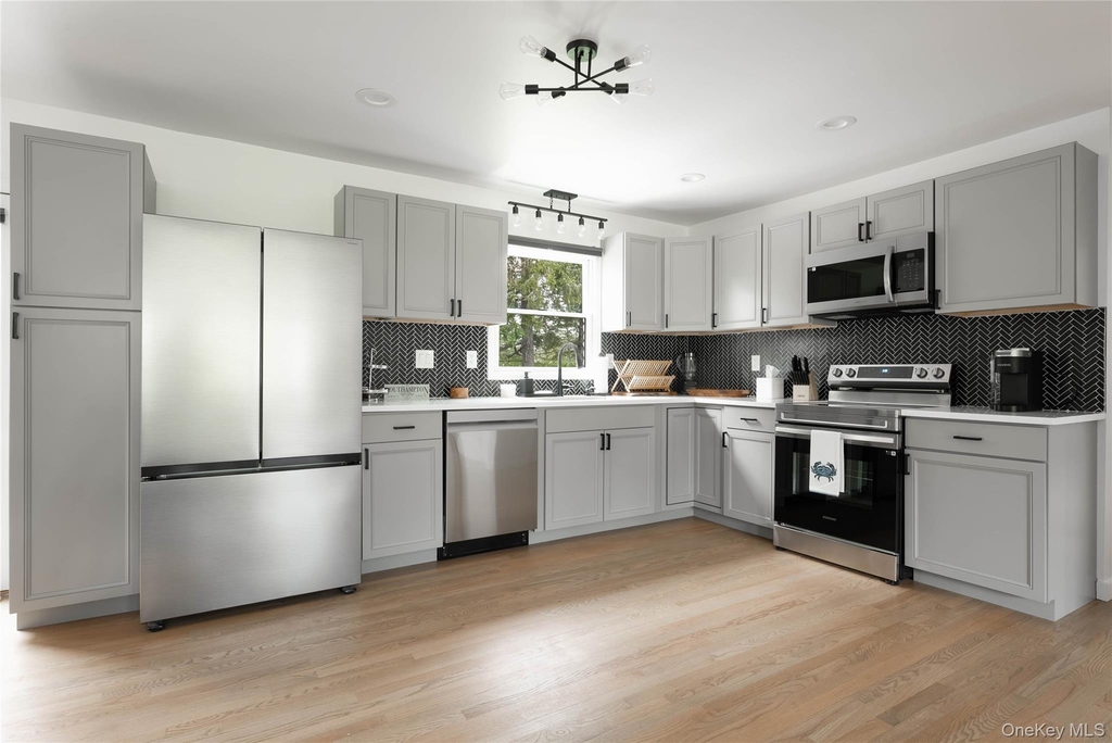 17 Underhill Drive - Photo 1