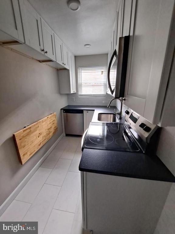 3063 Patrick Henry Drive - Photo 4
