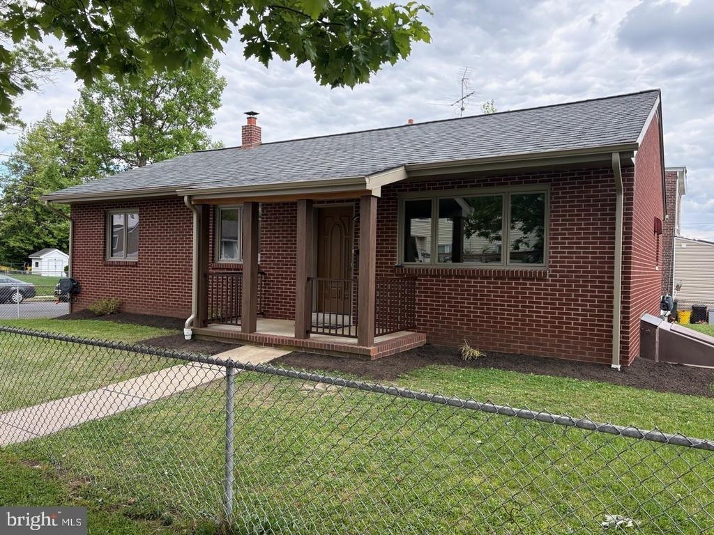 1040 Indiana Ave - Photo 0