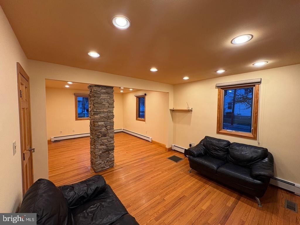 1040 Indiana Ave - Photo 9