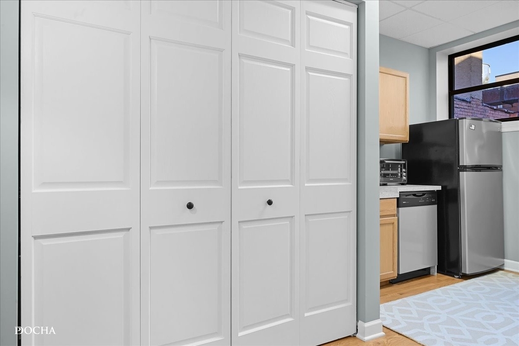 202 W Main Street - Photo 12