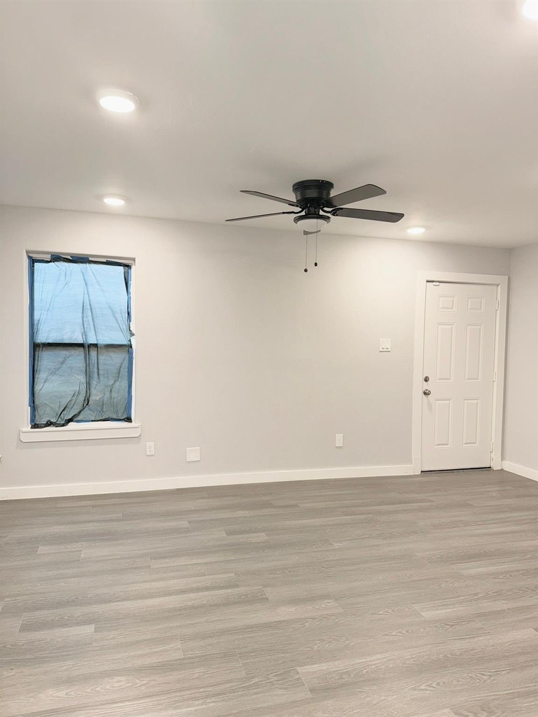 8109 Denton Street - Photo 3