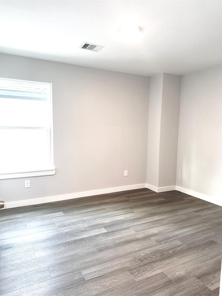 8109 Denton Street - Photo 9