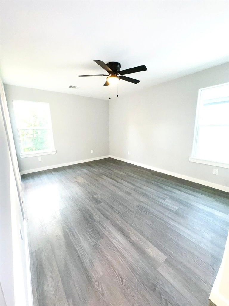 8109 Denton Street - Photo 8