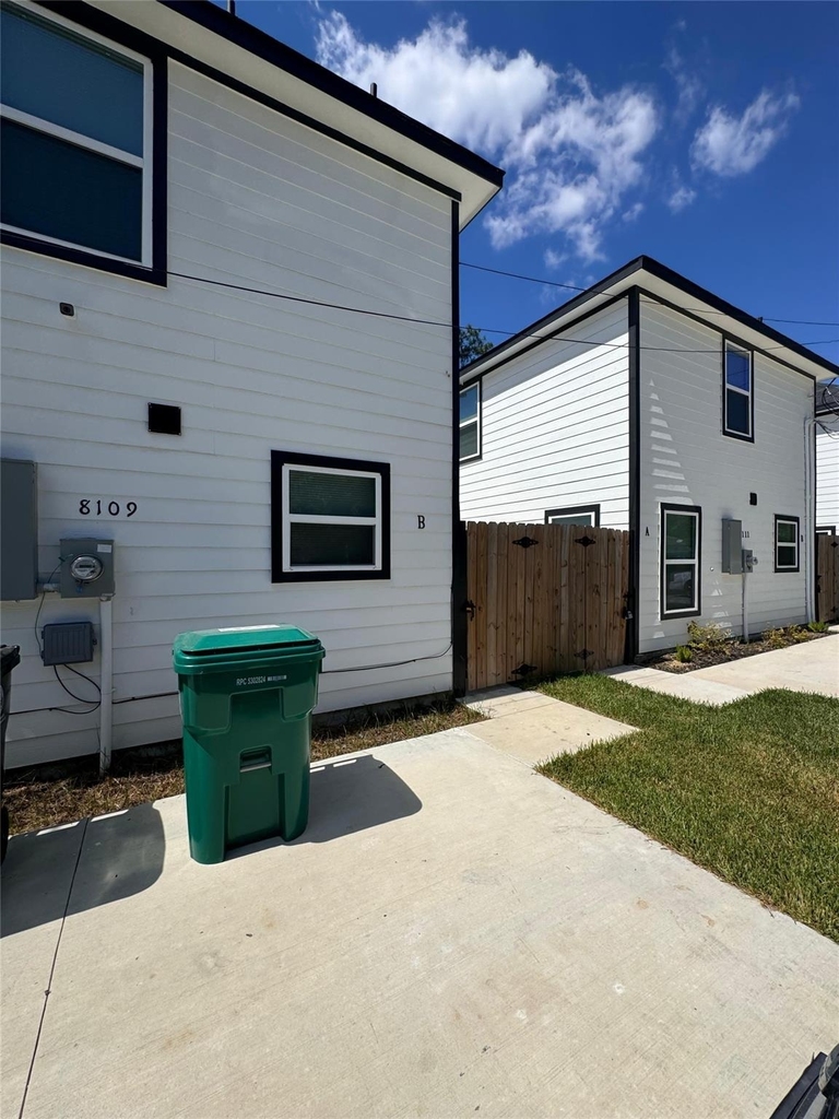8109 Denton Street - Photo 18