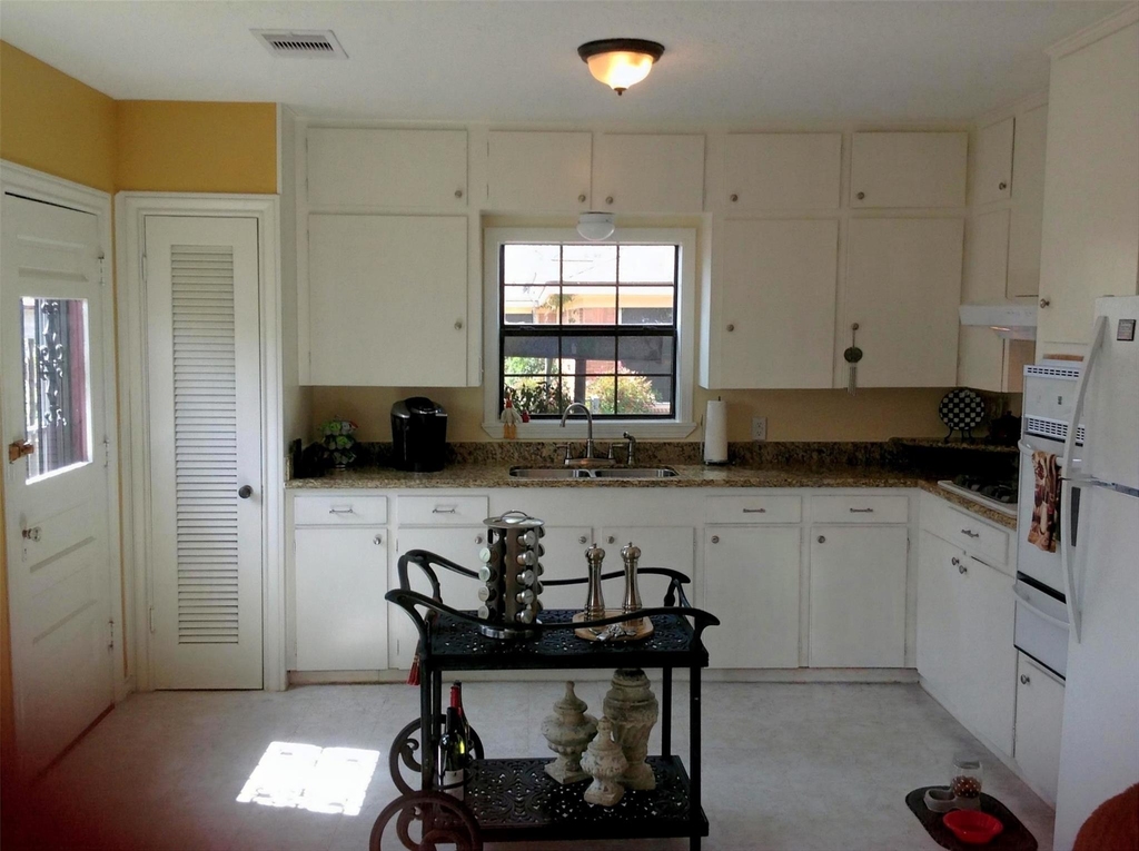 704 Sue Street - Photo 9