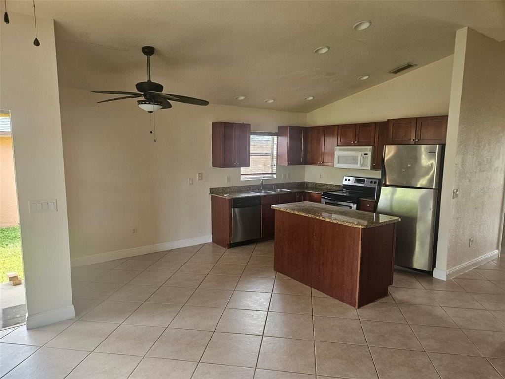 3221 Sw Santa Barbara Pl - Photo 2