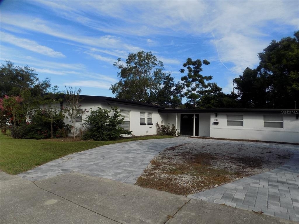 1511 E Horatio Avenue - Photo 0