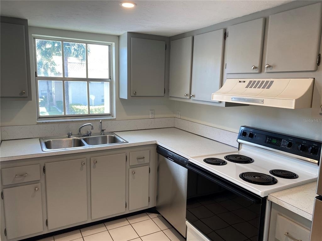 2727 75th Street W - Photo 3
