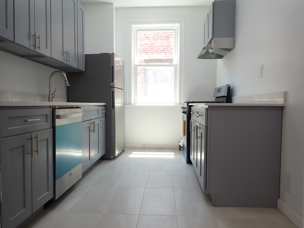 663 East 94th Street - Photo 8