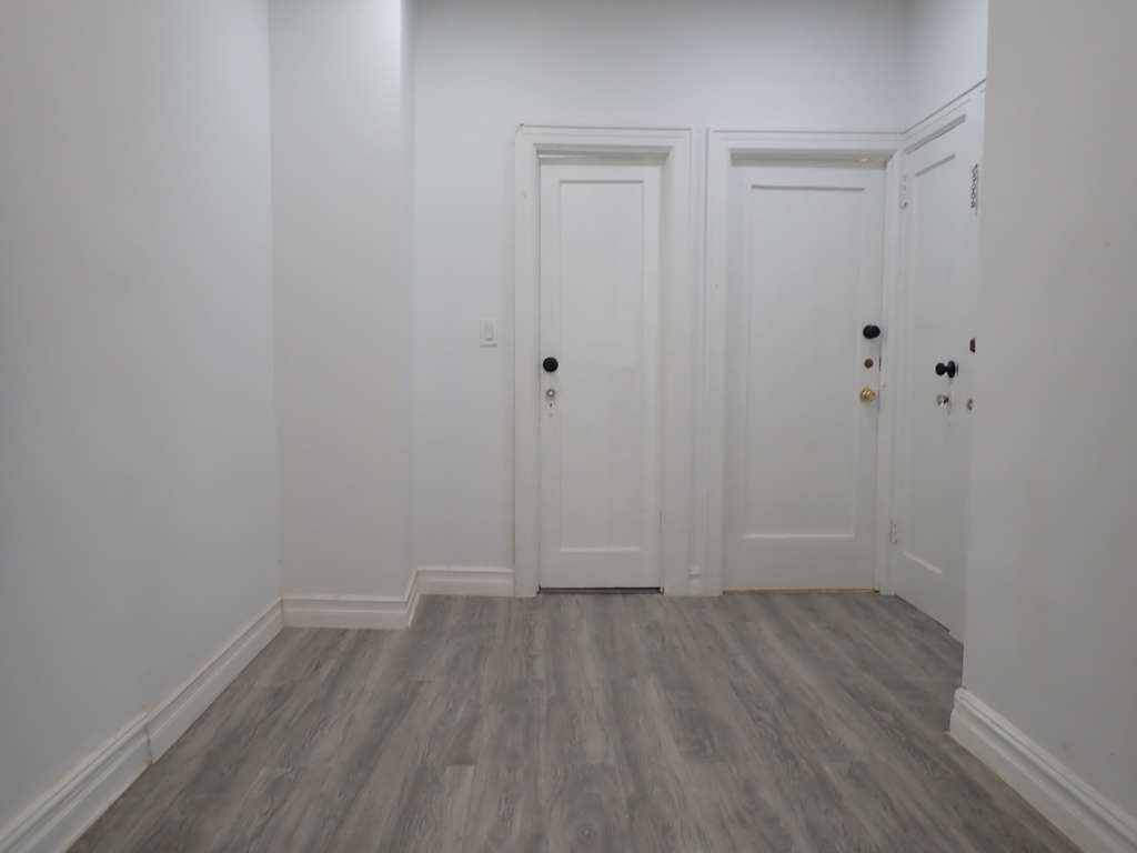 663 East 94th Street - Photo 7