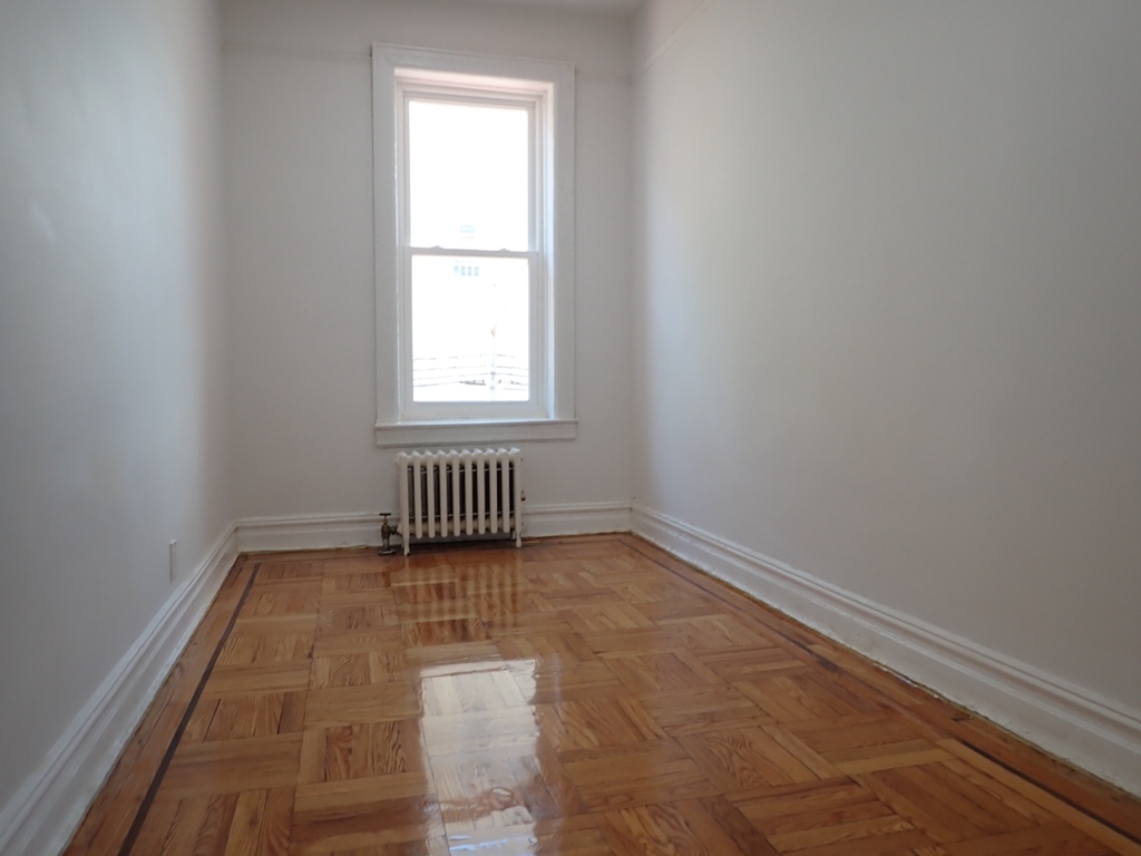 663 East 94th Street - Photo 4