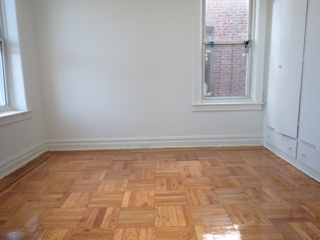 663 East 94th Street - Photo 10