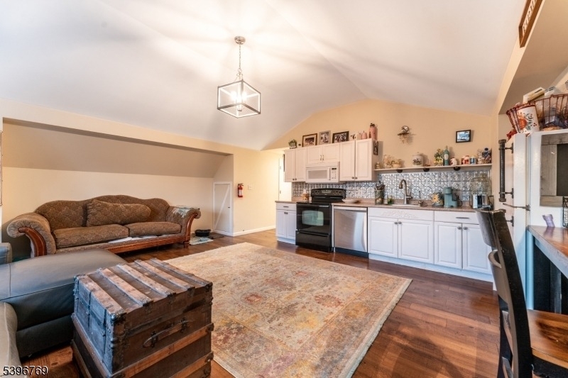 231 Wertsville Rd - Photo 3