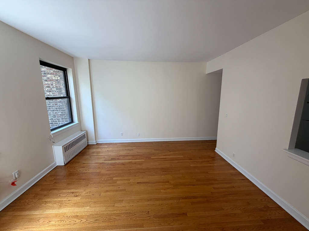 East 91st Street - Photo 2