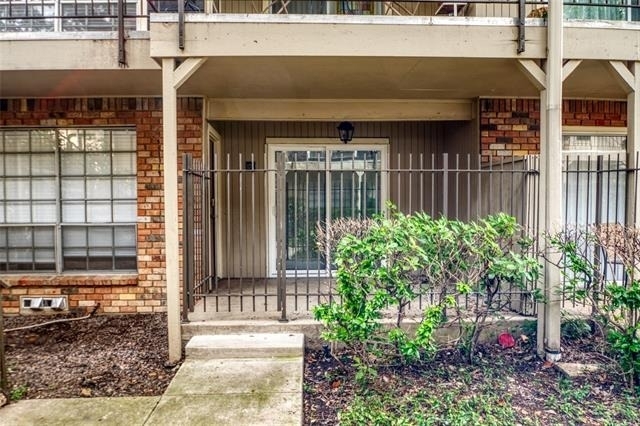 5315 Fleetwood Oaks Avenue - Photo 11