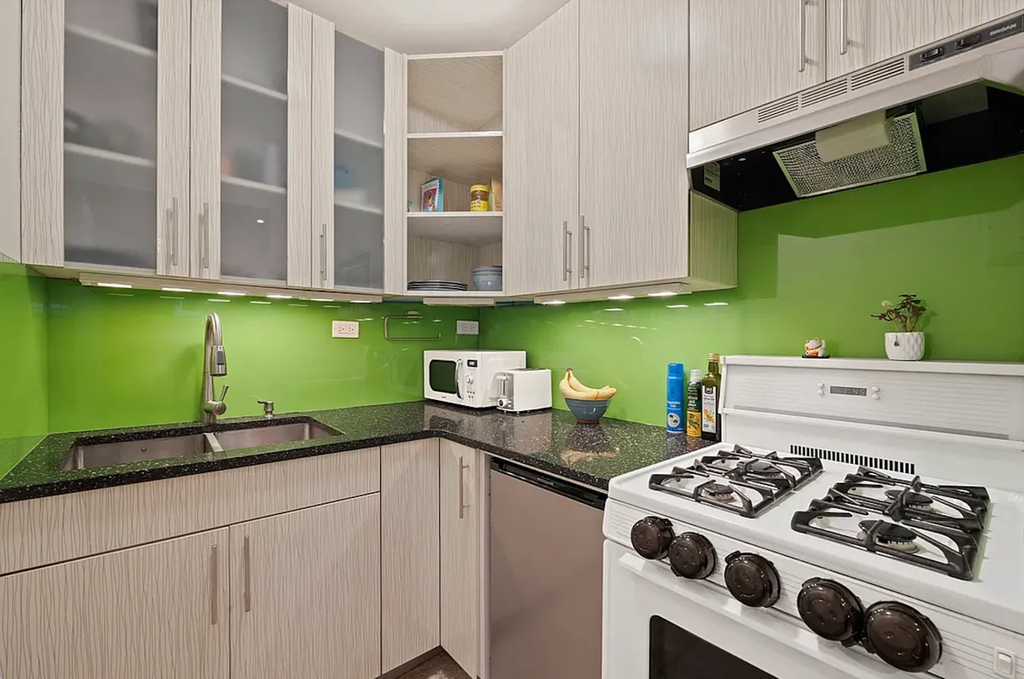West 55th Street - Photo 2