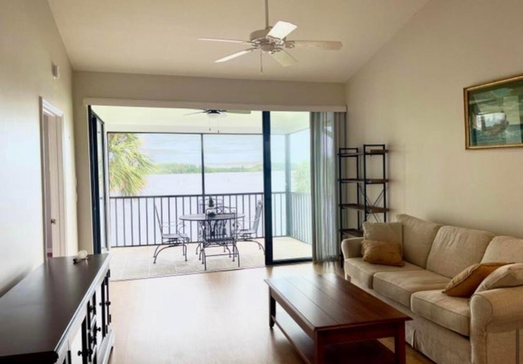 6142 Se Landing Way - Photo 6