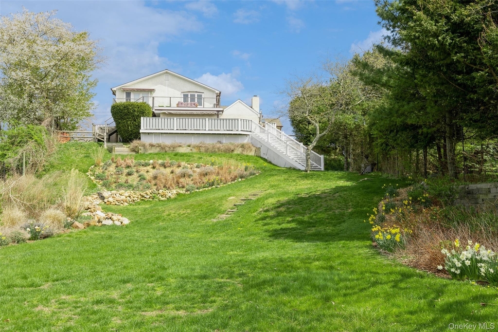 155 Essex Street - Photo 2