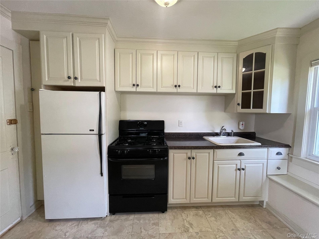 293 W Shore Road - Photo 2