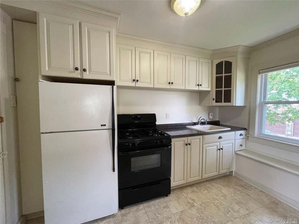 293 W Shore Road - Photo 4