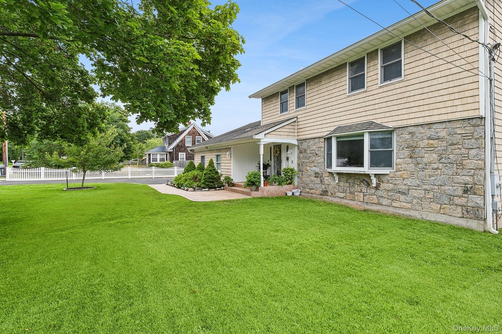 48 Fanning Avenue - Photo 1