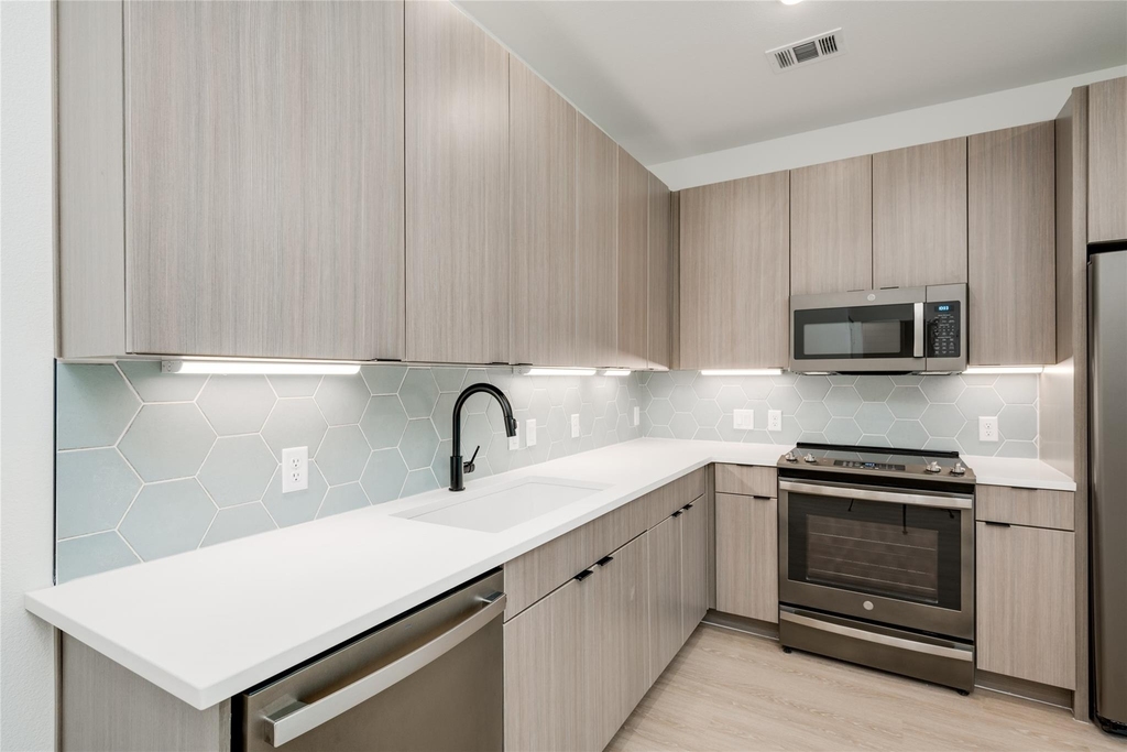 4802 S Congress Ave - Photo 17