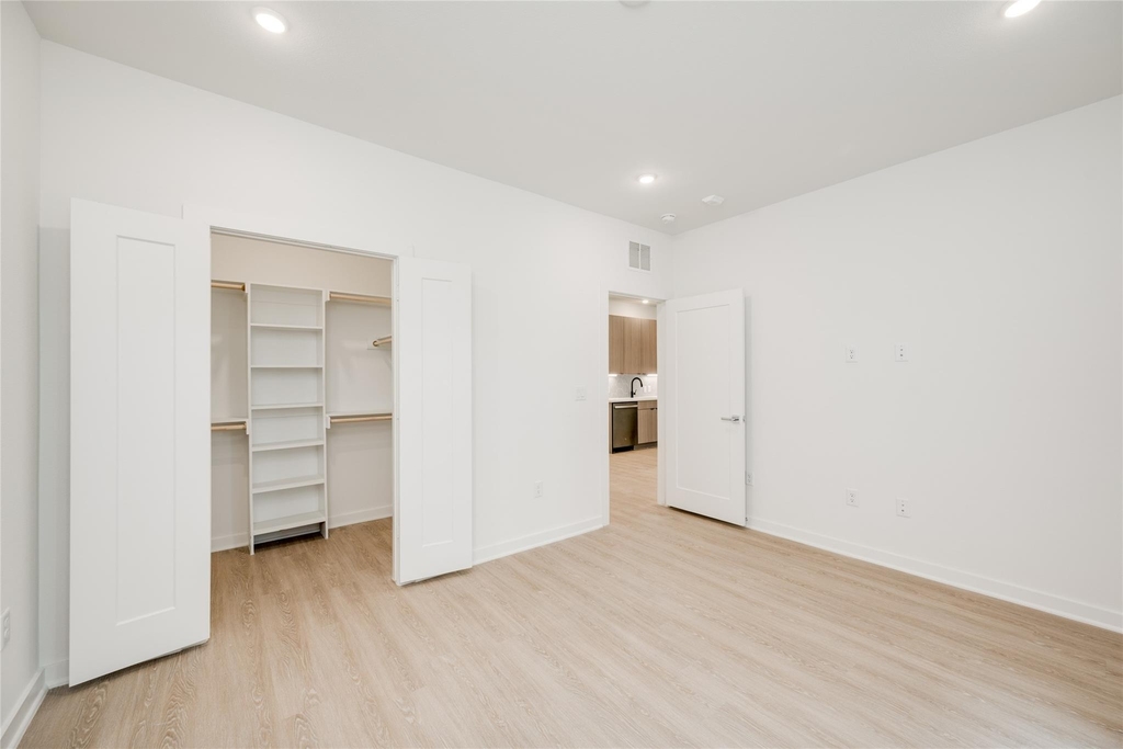 4802 S Congress Ave - Photo 3