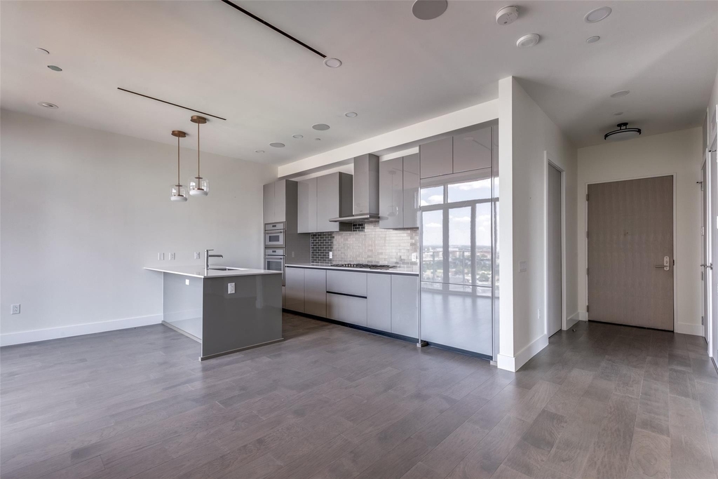 123 Lexington Ave - Photo 0