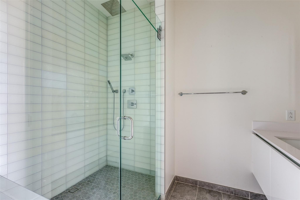 123 Lexington Ave - Photo 8