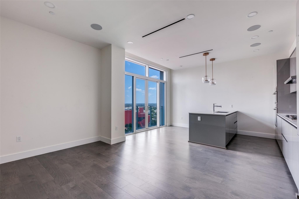 123 Lexington Ave - Photo 4