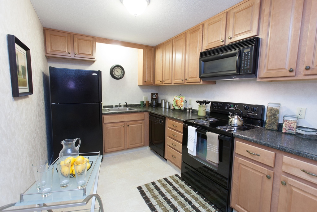 106 West River - Photo 1